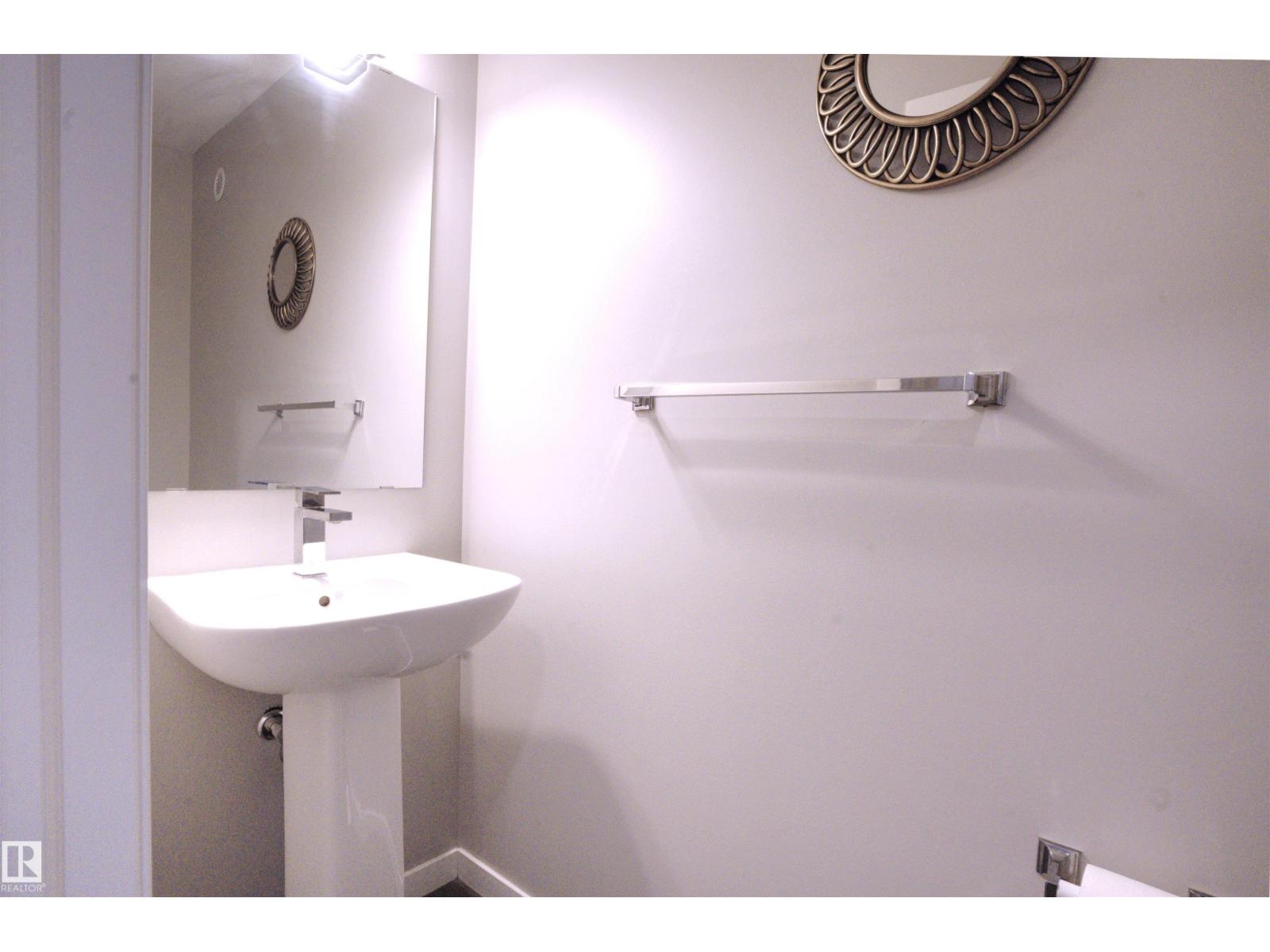 Photo 1 of 3327 Parker Lo Sw, Edmonton AB