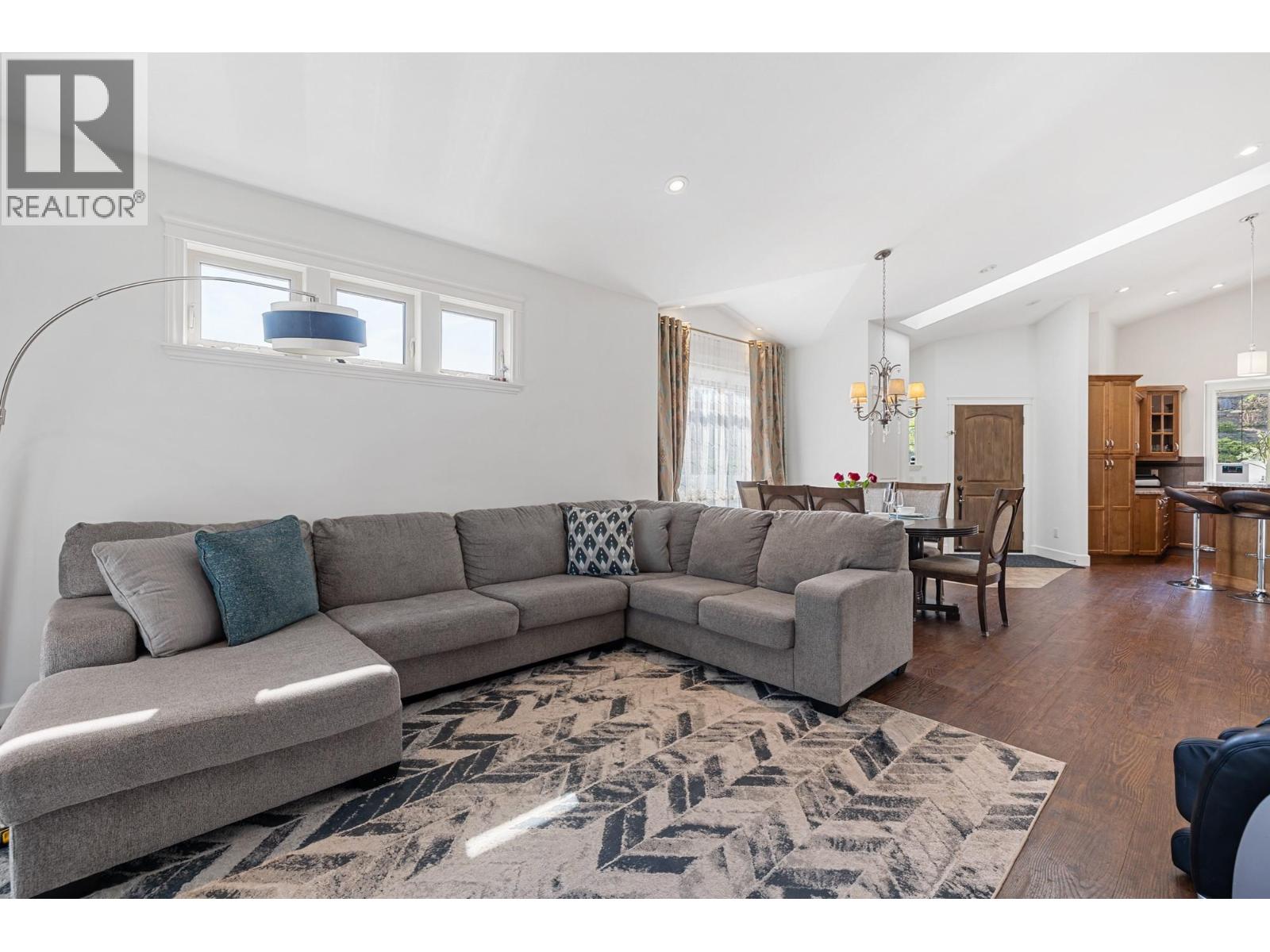 Photo 12 of 374 Trumpeter Court, Kelowna BC