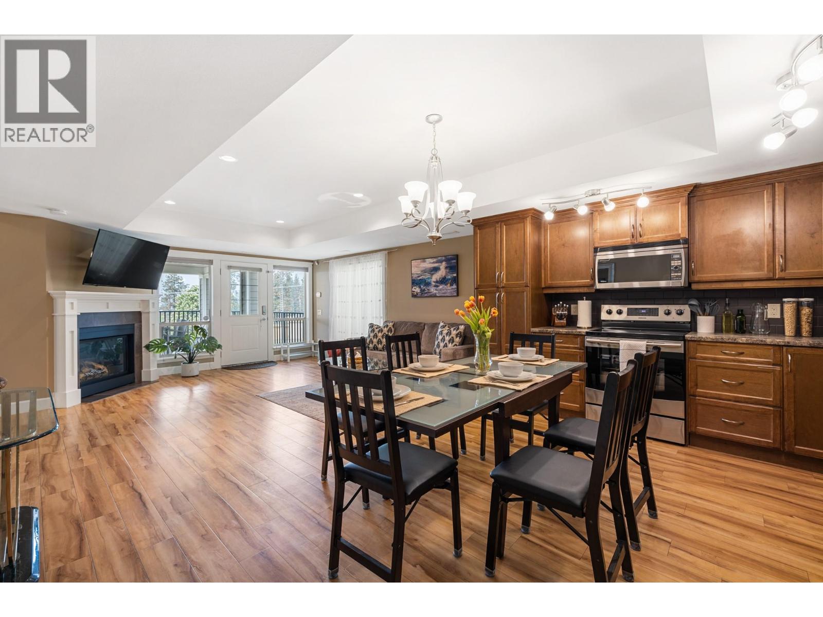Photo 7 of 374 Trumpeter Court, Kelowna BC