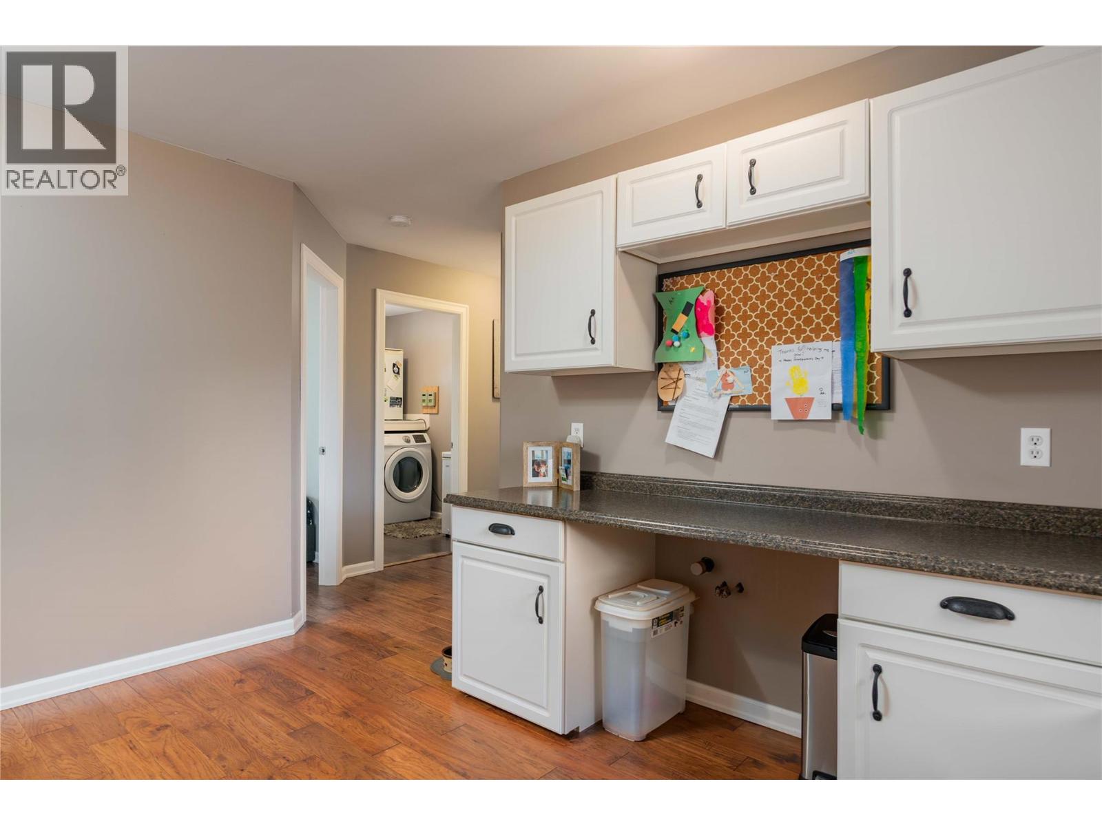 Photo 29 of 425 8th Avenue, Montrose BC