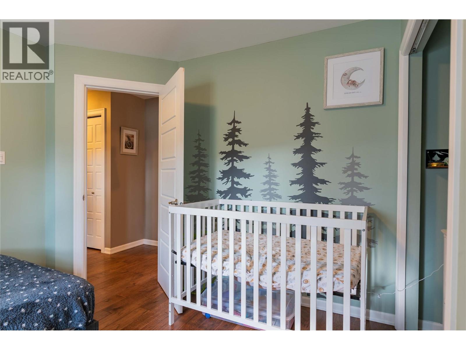 Photo 56 of 425 8th Avenue, Montrose BC