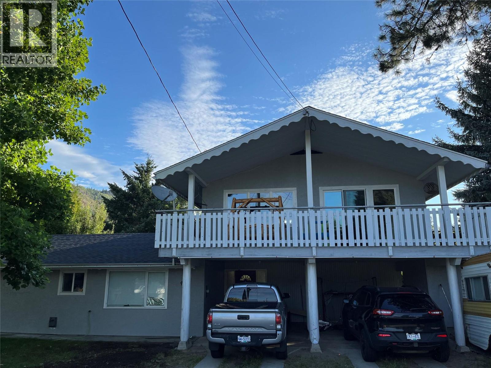 Photo 11 of 425 8th Avenue, Montrose BC