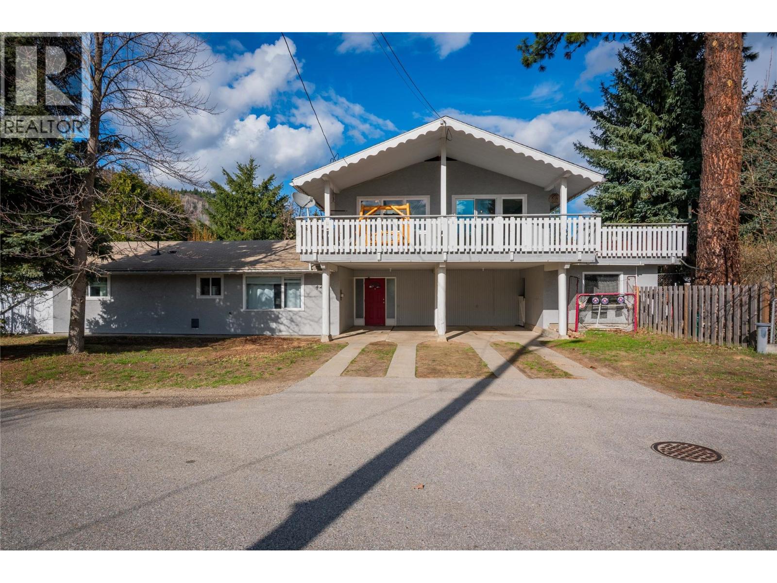 Photo 33 of 425 8th Avenue, Montrose BC