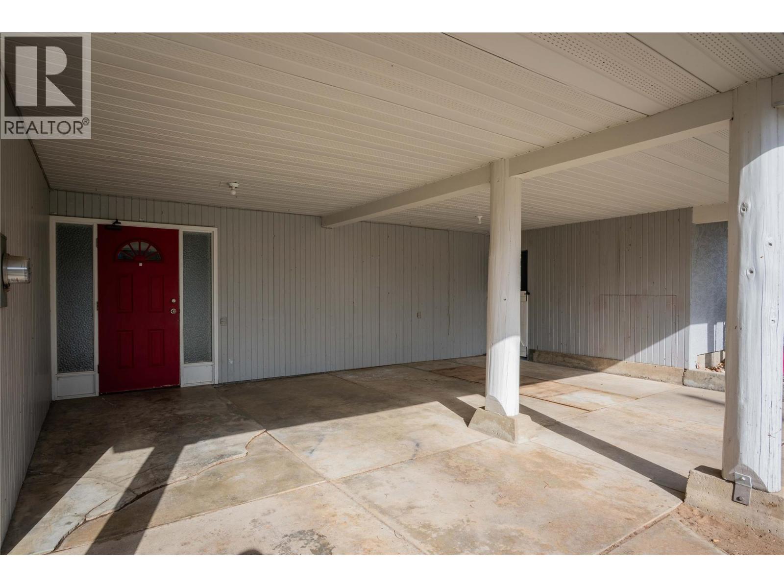 Photo 36 of 425 8th Avenue, Montrose BC
