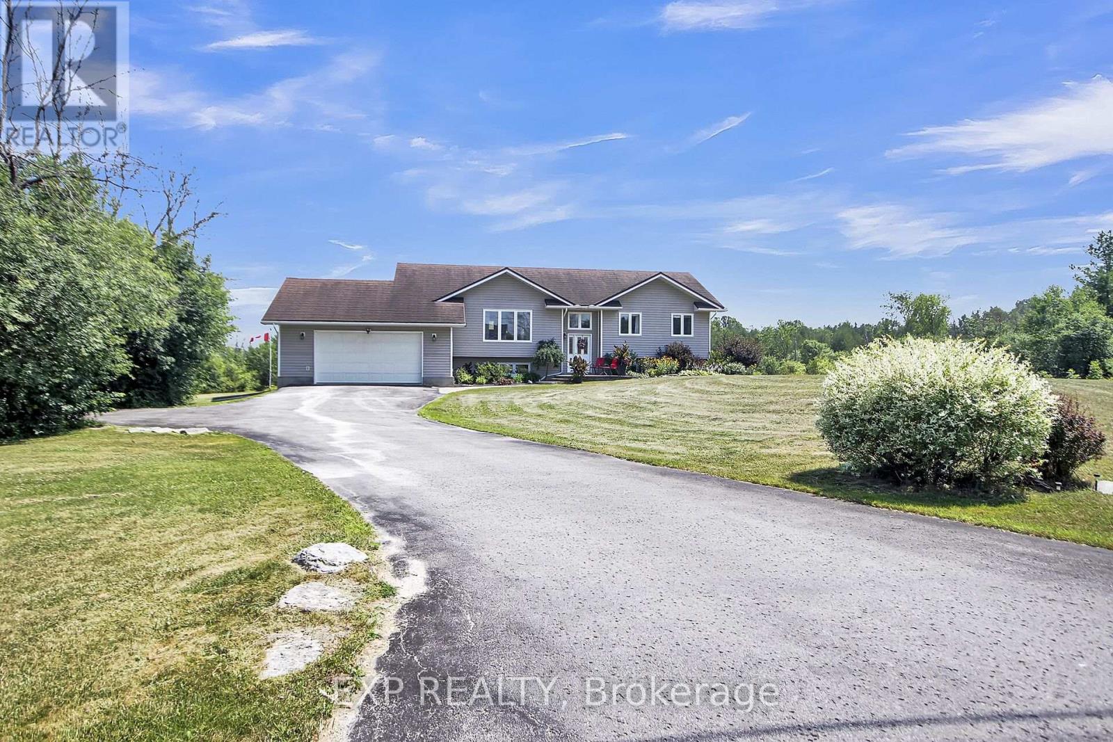 Welcome to 372 Stonehome Crescent!