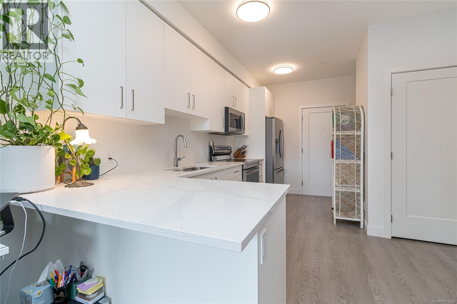 Photo 7 of 207 707 Treanor Ave, Langford BC