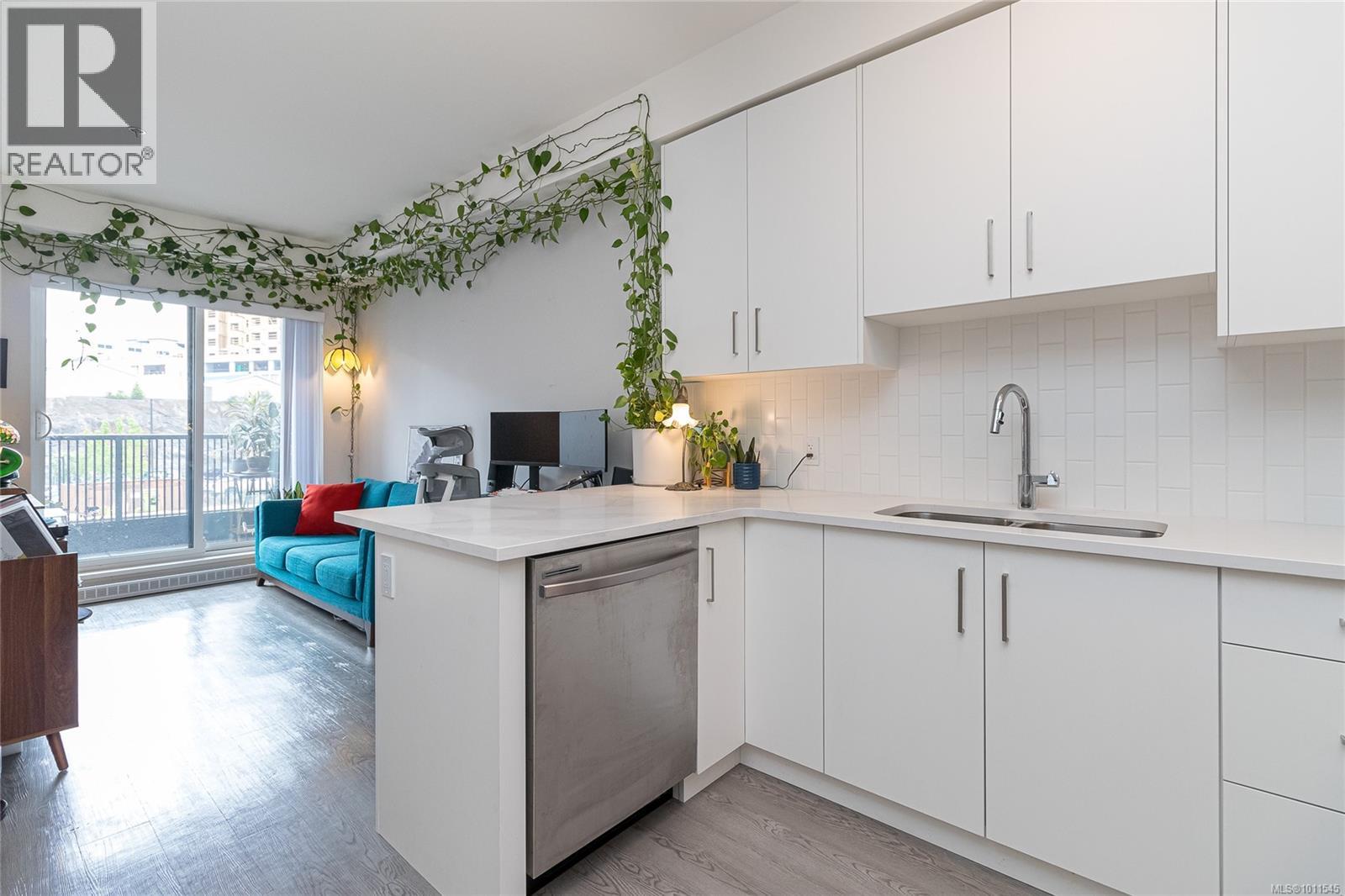 Photo 9 of 207 707 Treanor Ave, Langford BC