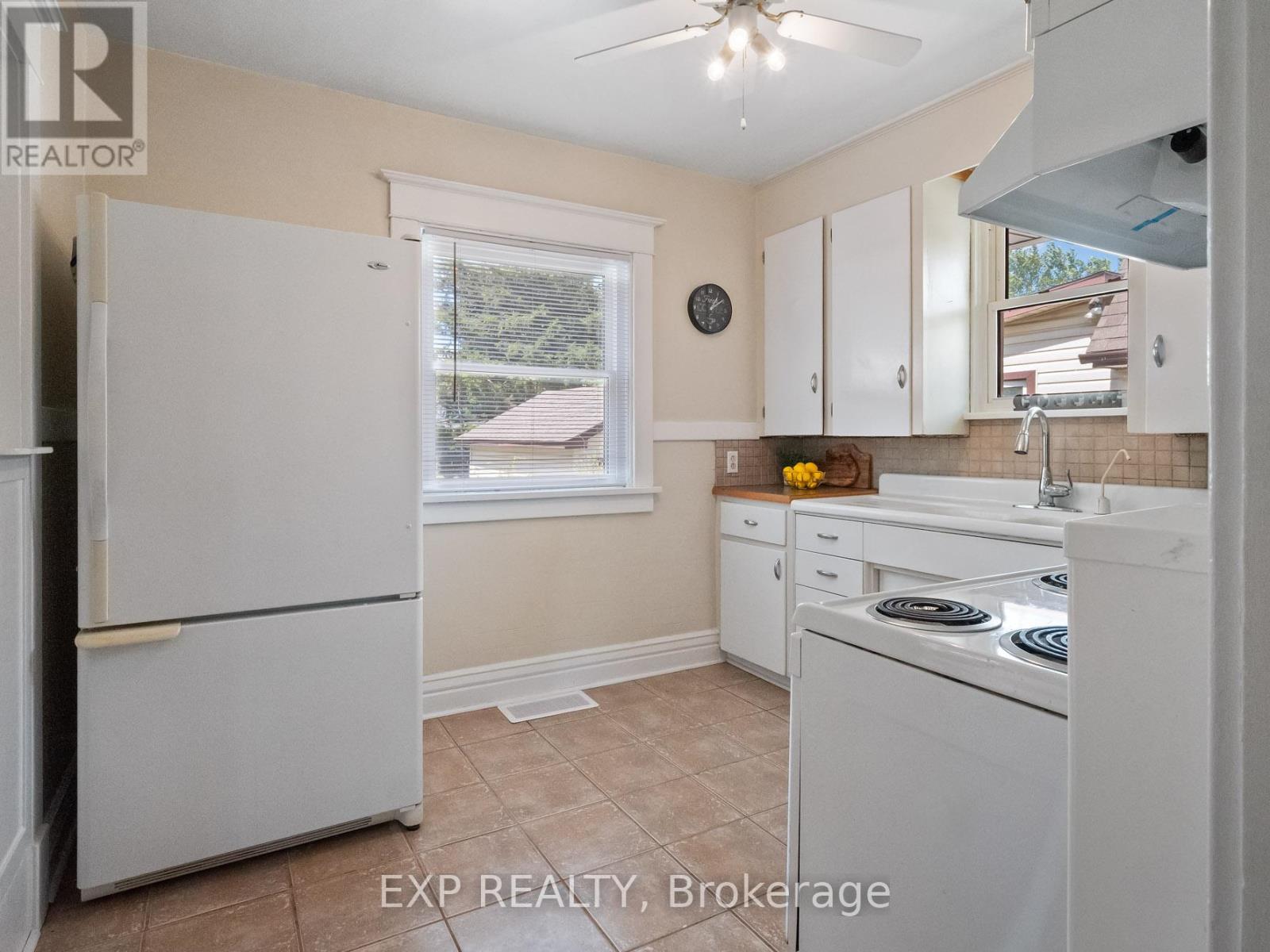 Photo 16 of 5791 Dorchester Road, Niagara Falls ON