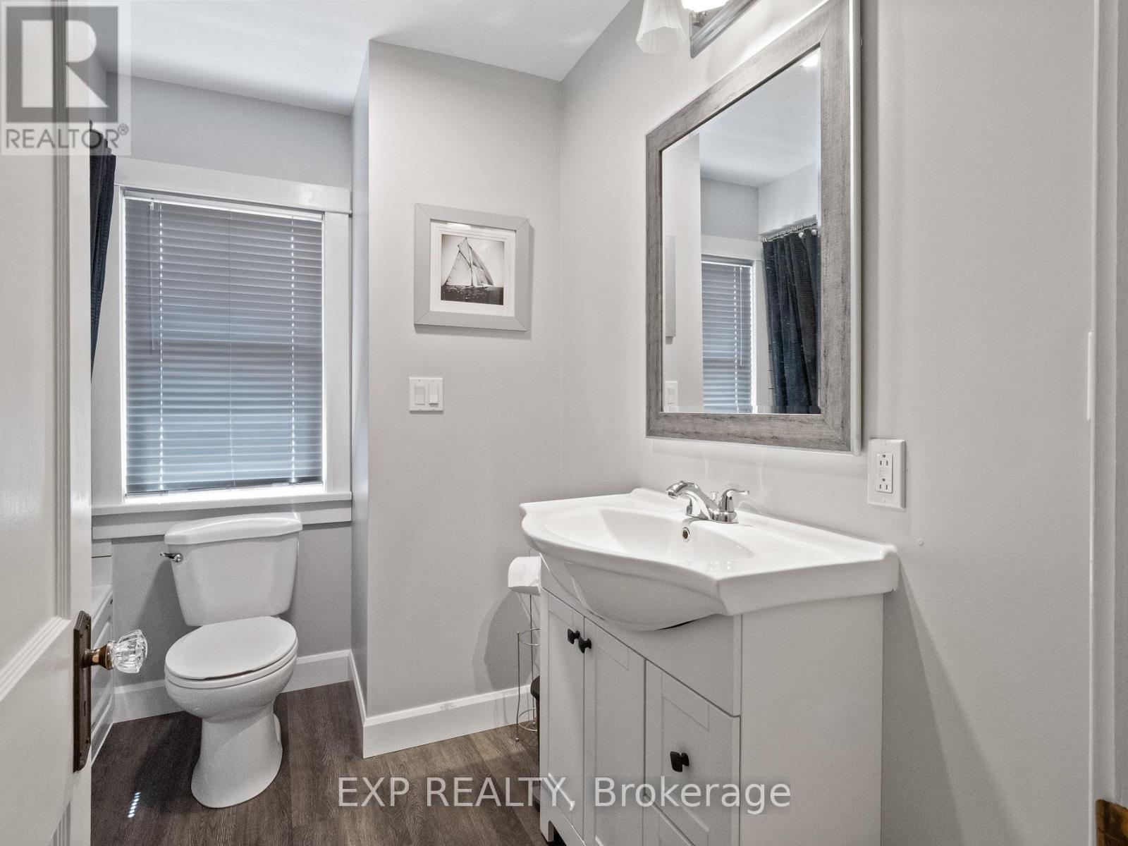 Photo 7 of 5791 Dorchester Road, Niagara Falls ON