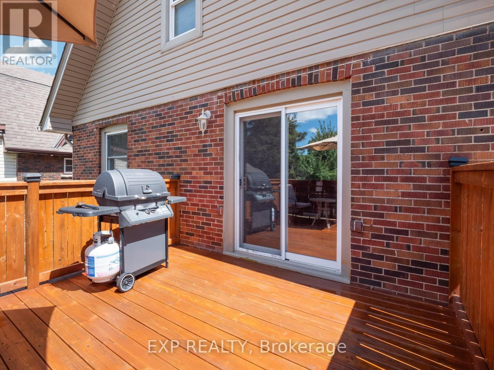 Photo 12 of 5791 Dorchester Road, Niagara Falls ON