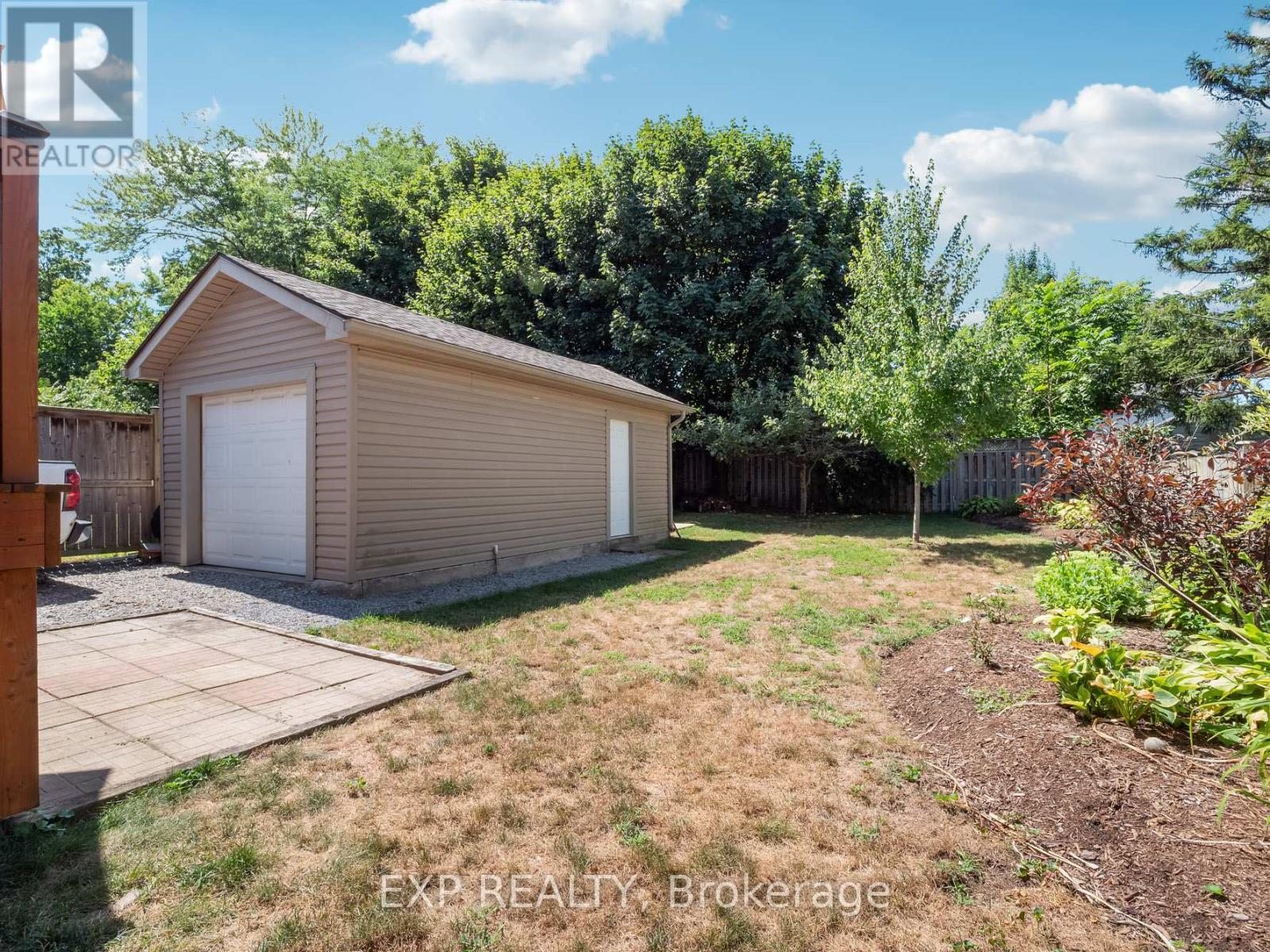 Photo 10 of 5791 Dorchester Road, Niagara Falls ON