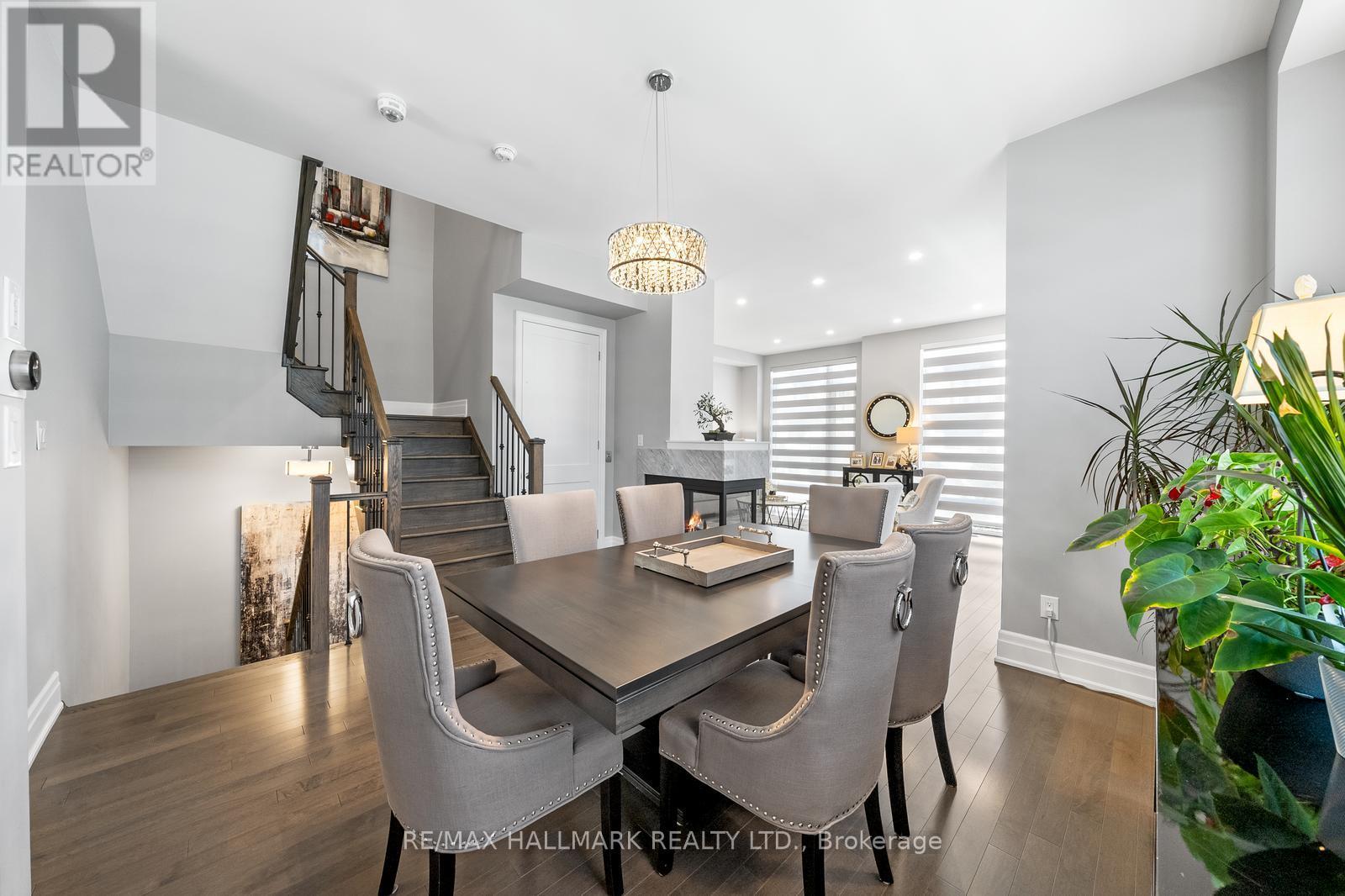 Photo 17 of 15 Carrville Woods Circle, Vaughan ON