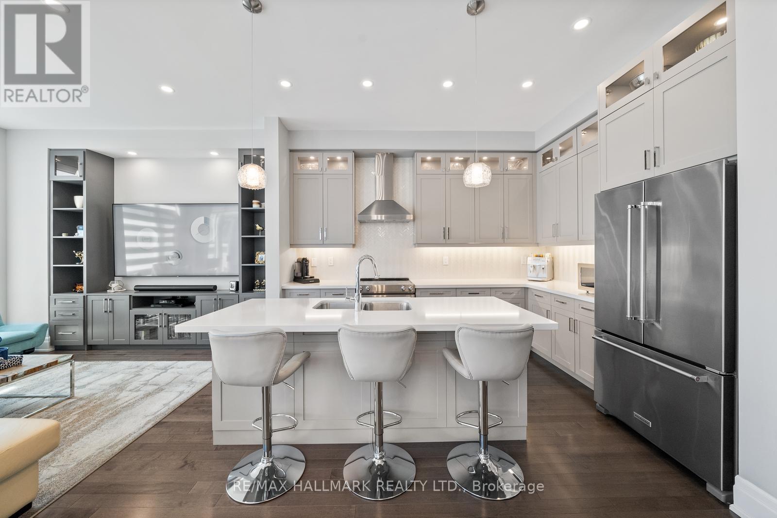 Photo 25 of 15 Carrville Woods Circle, Vaughan ON