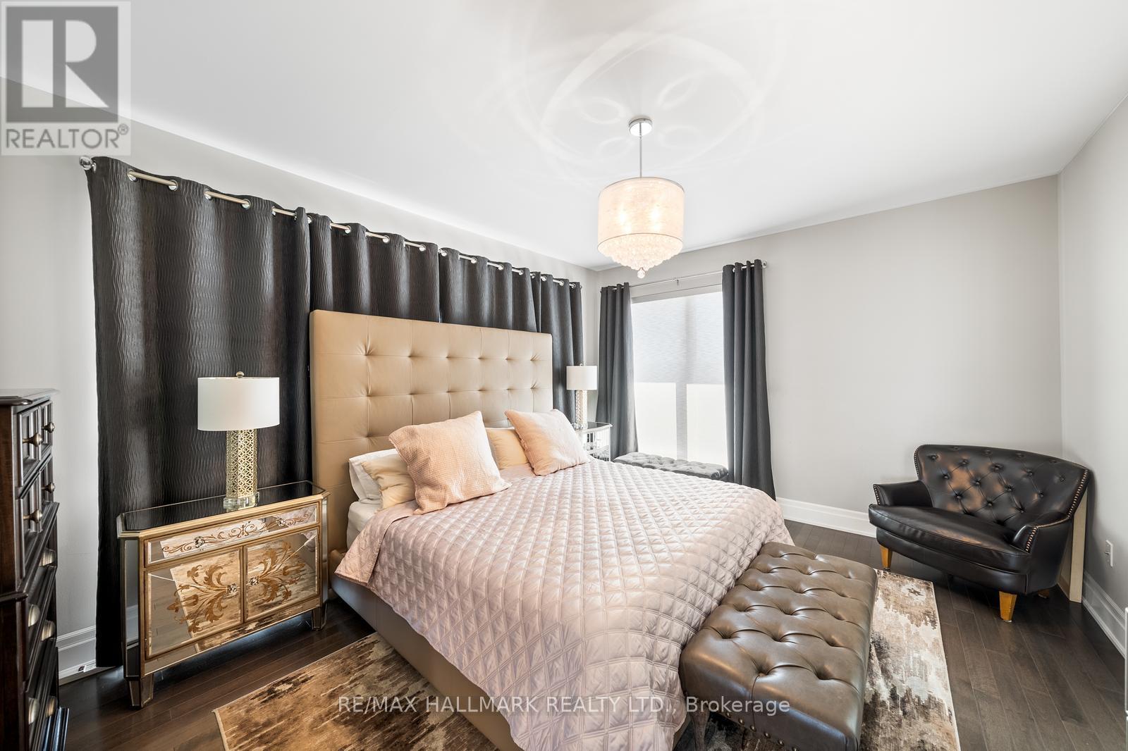 Photo 34 of 15 Carrville Woods Circle, Vaughan ON