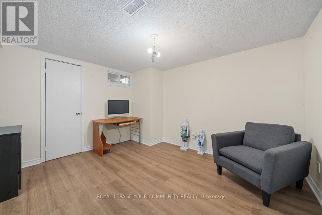 Photo 23 of 65 Westhampton Drive, Vaughan ON