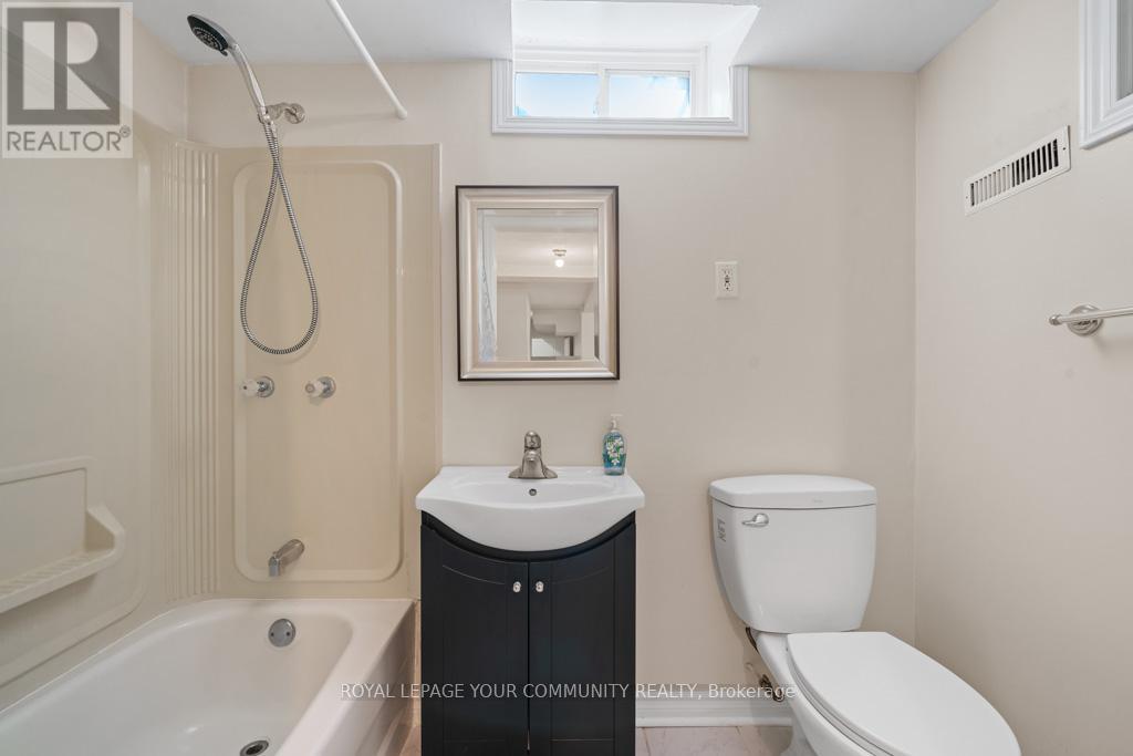 Photo 24 of 65 Westhampton Drive, Vaughan ON