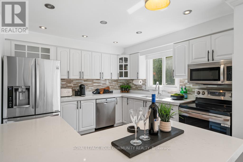Photo 7 of 65 Westhampton Drive, Vaughan ON