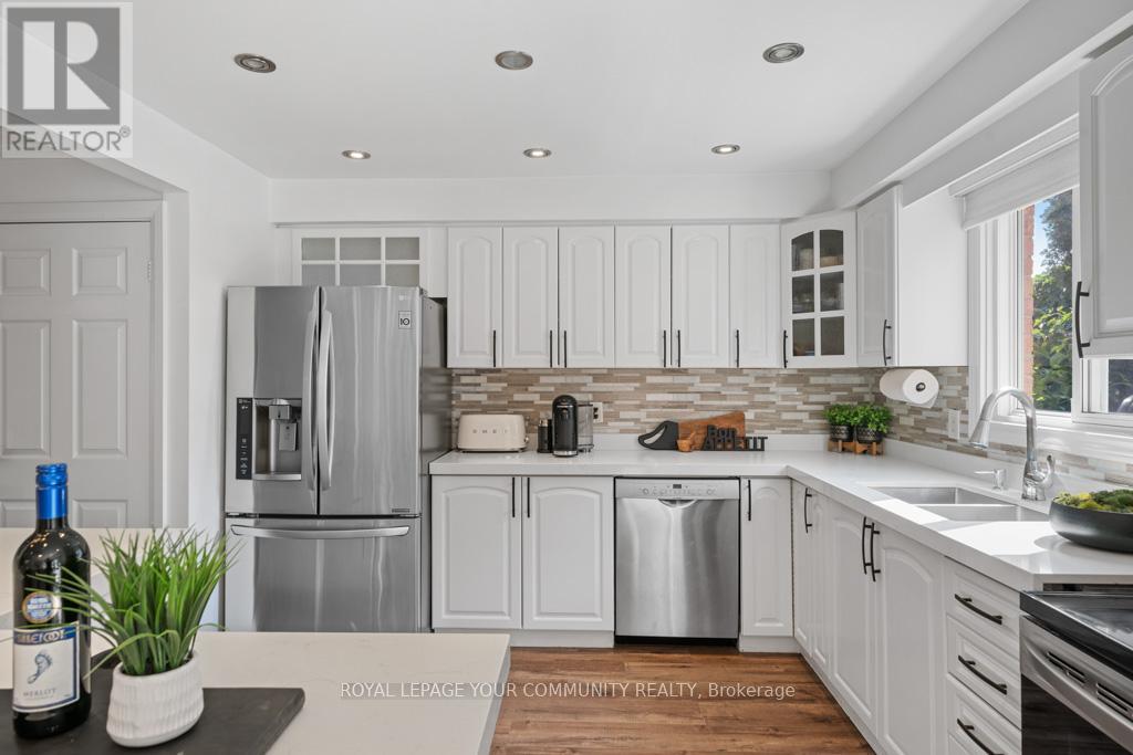 Photo 8 of 65 Westhampton Drive, Vaughan ON