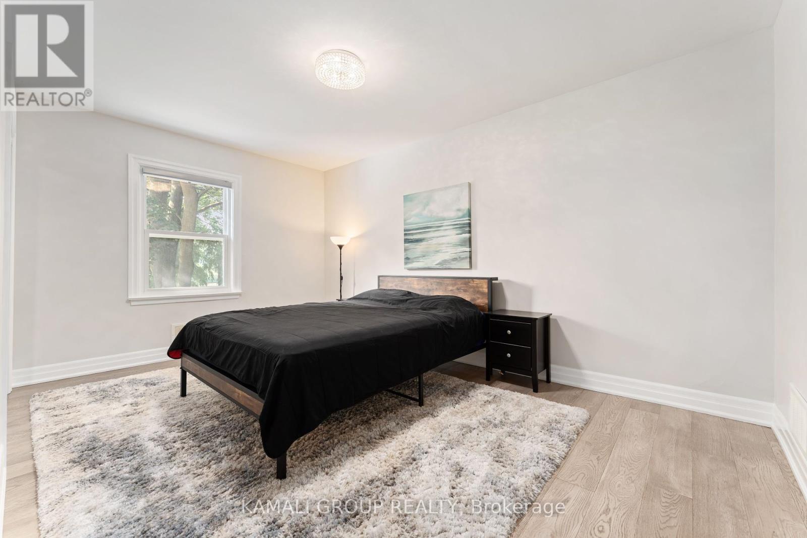 Photo 41 of 162 Queen Street, Newmarket ON