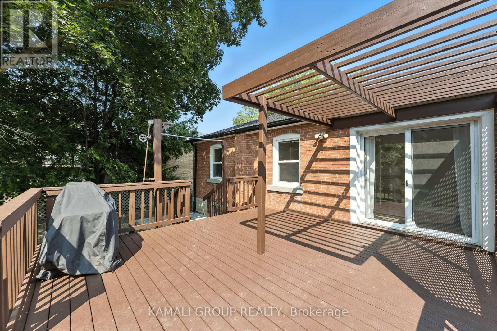 Photo 30 of 162 Queen Street, Newmarket ON