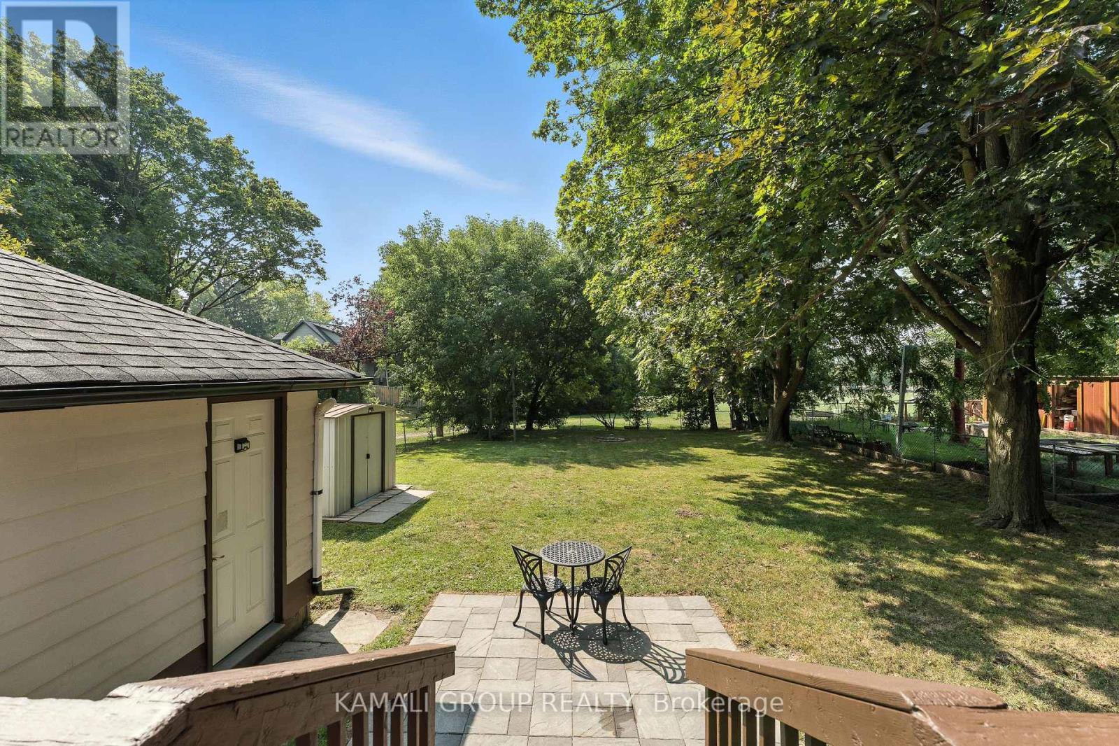 Photo 17 of 162 Queen Street, Newmarket ON