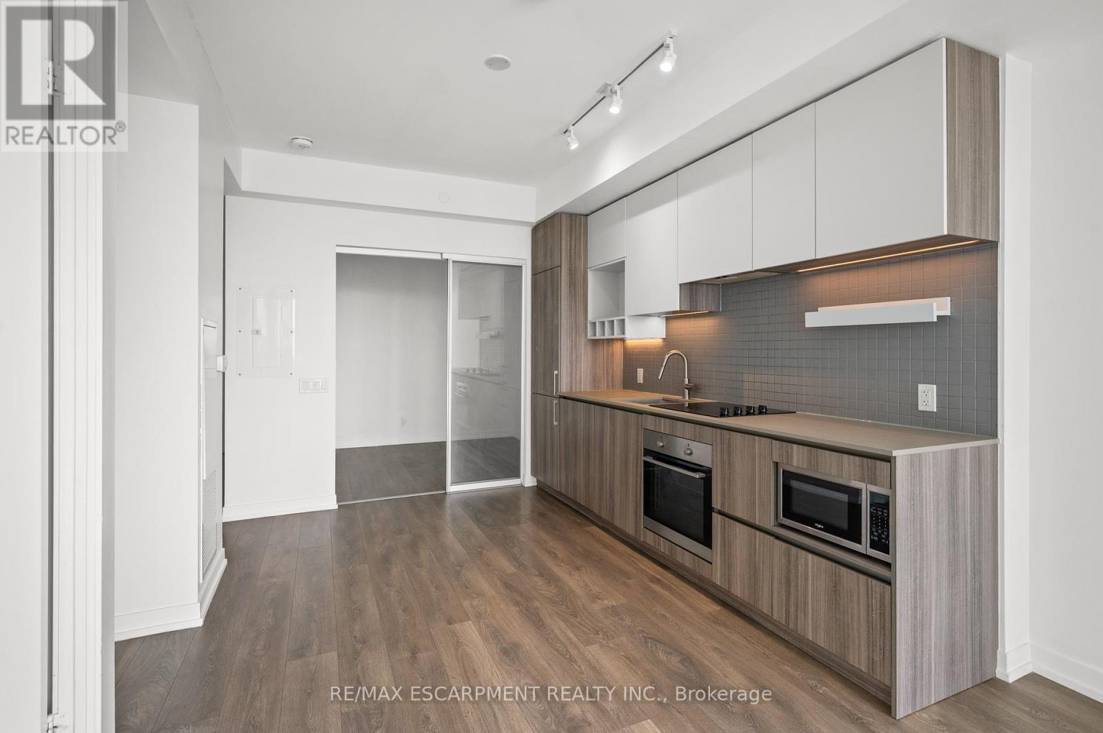 Photo 4 of 2107 898 Portage Parkway, Vaughan ON