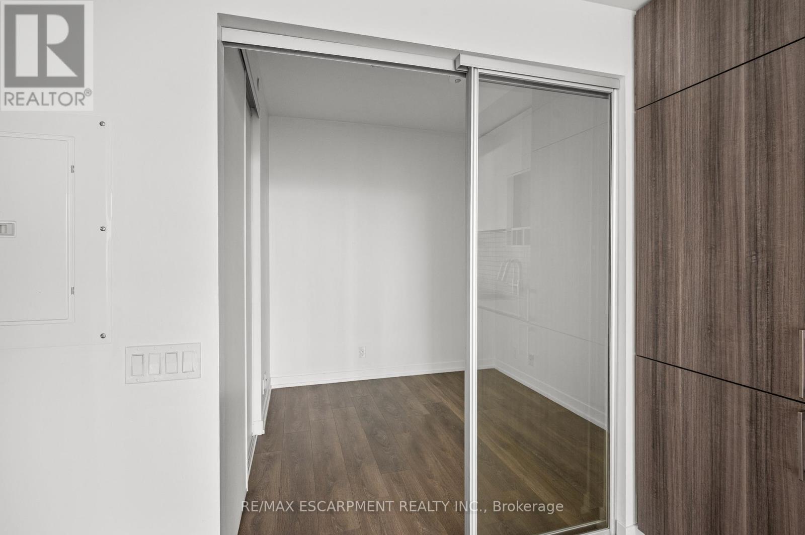Photo 17 of 2107 898 Portage Parkway, Vaughan ON