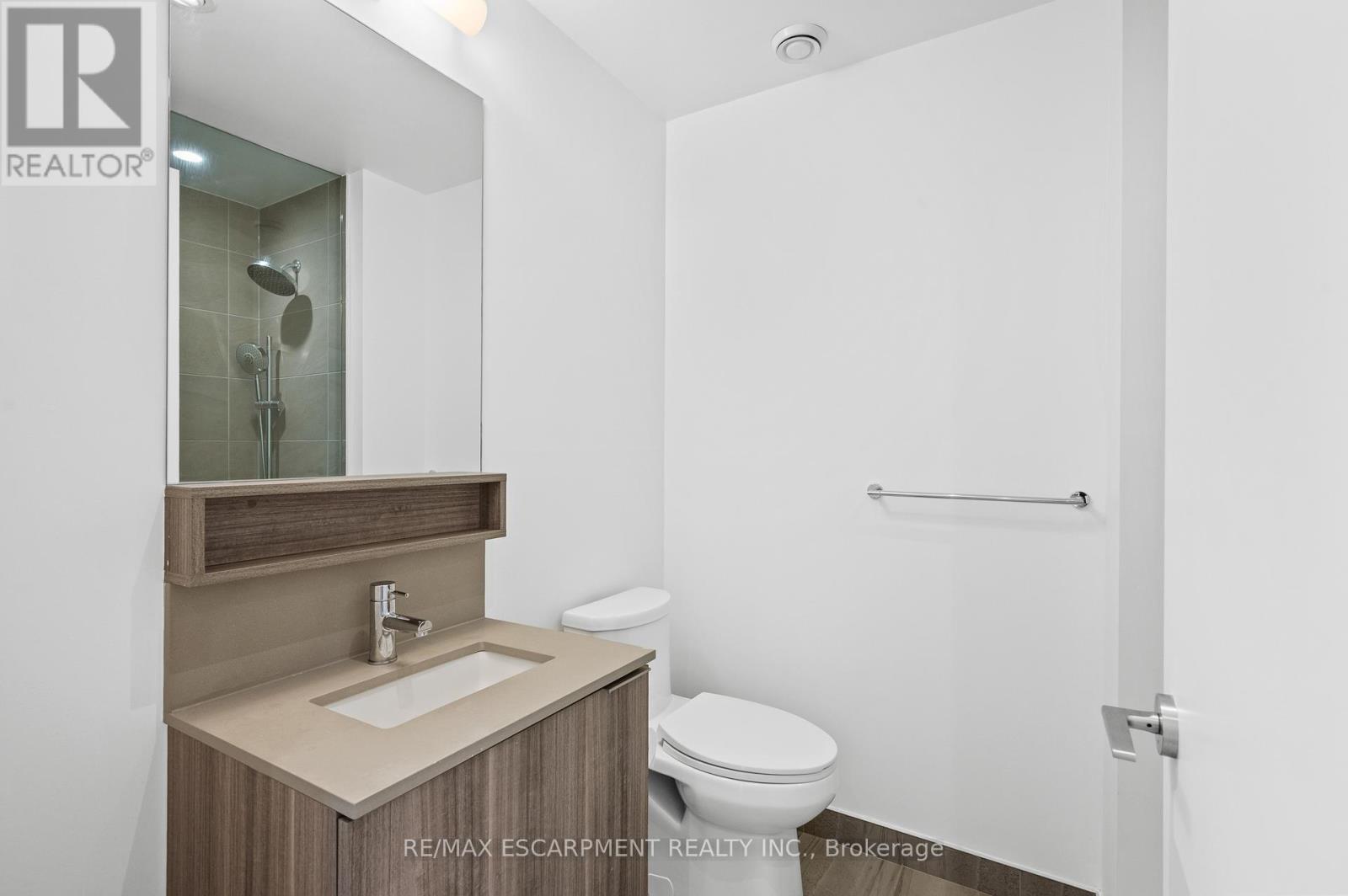 Photo 9 of 2107 898 Portage Parkway, Vaughan ON