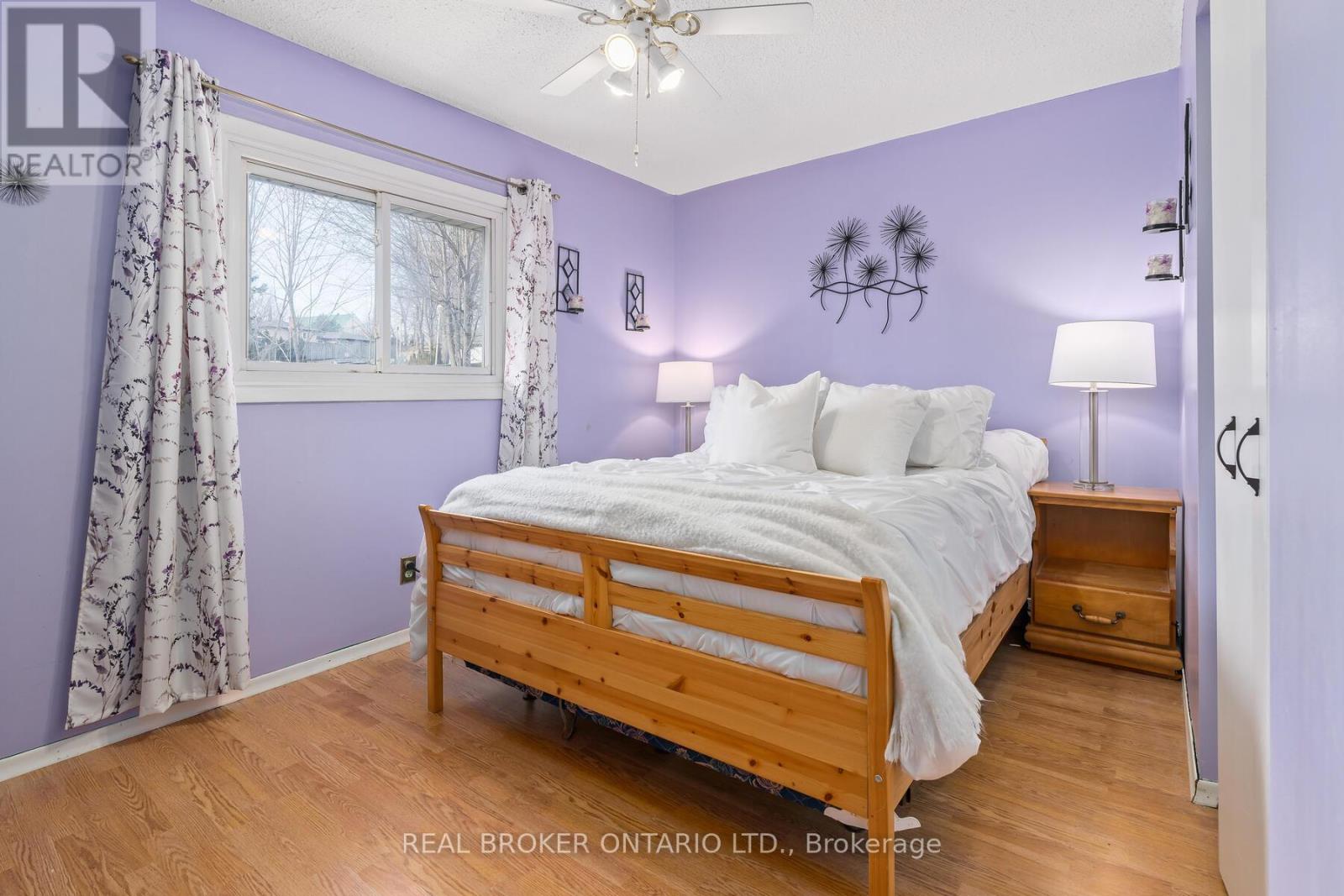 Photo 9 of 19 Dayfoot Drive, Halton Hills ON