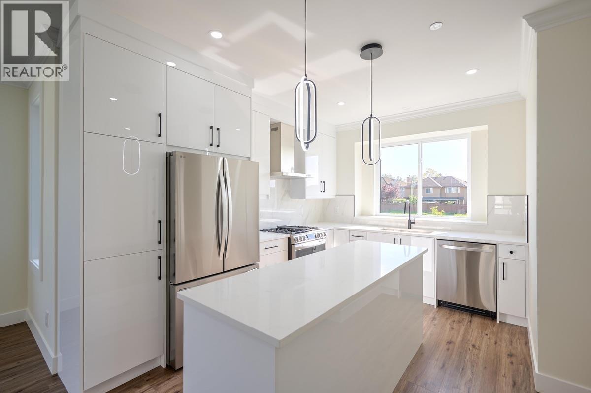 Photo 18 of 25 1115 Roma Avenue, New Westminster BC