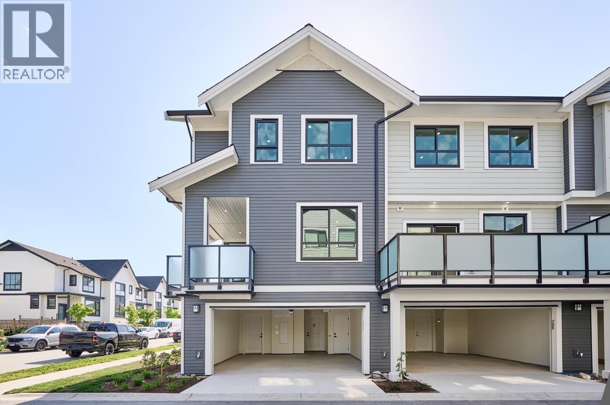 Photo 19 of 25 1115 Roma Avenue, New Westminster BC