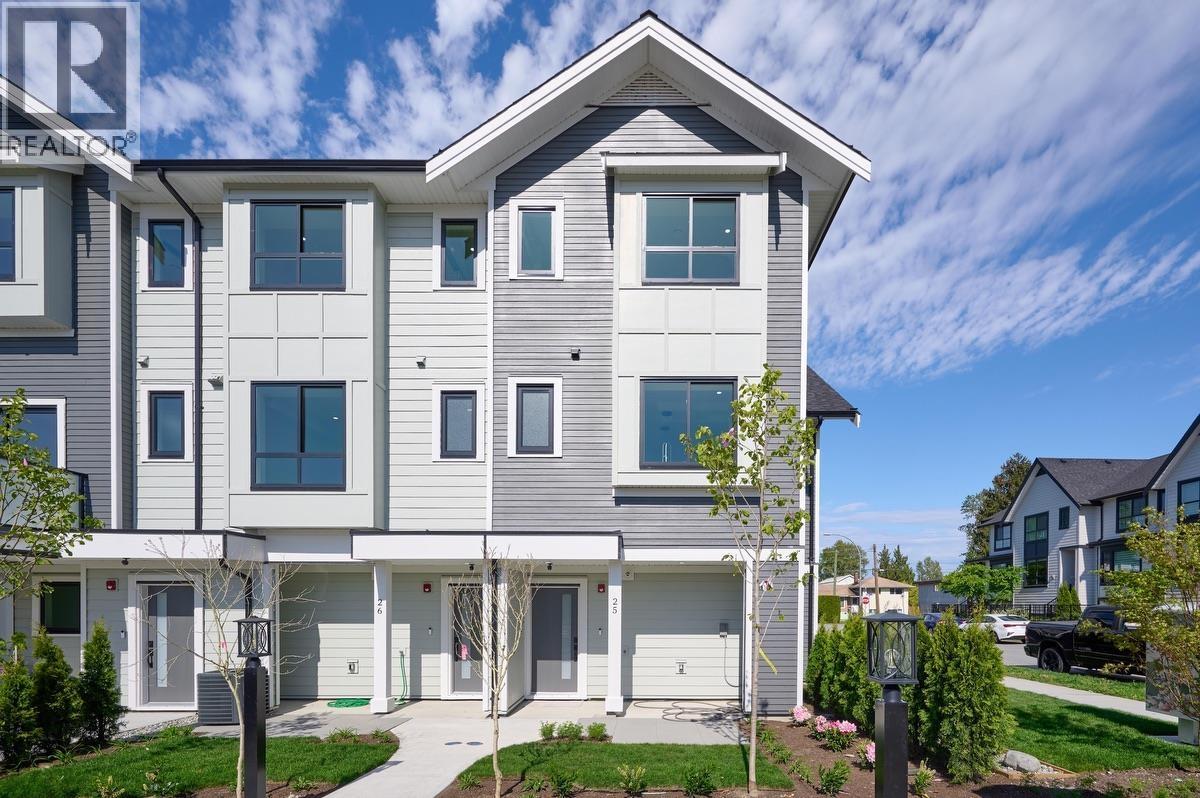 Photo 4 of 25 1115 Roma Avenue, New Westminster BC