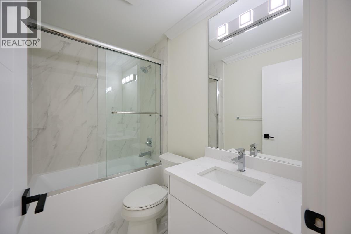 Photo 6 of 25 1115 Roma Avenue, New Westminster BC