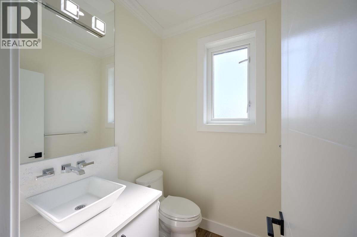 Photo 7 of 25 1115 Roma Avenue, New Westminster BC