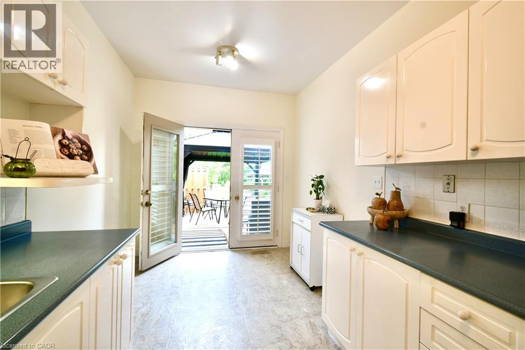 Photo 11 of 91 Twentyplace Boulevard, Hamilton ON
