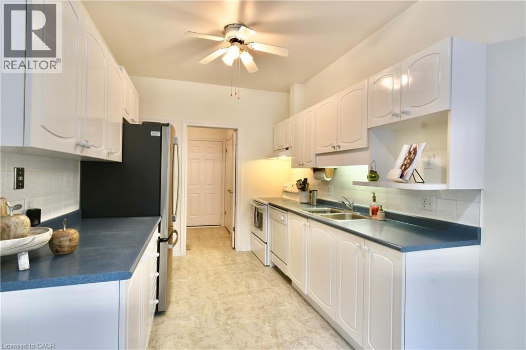 Photo 24 of 91 Twentyplace Boulevard, Hamilton ON
