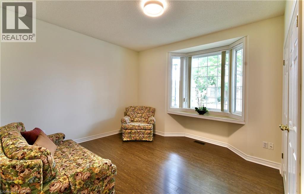 Photo 32 of 91 Twentyplace Boulevard, Hamilton ON