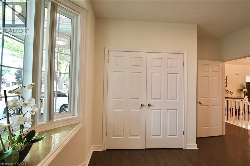 Photo 42 of 91 Twentyplace Boulevard, Hamilton ON