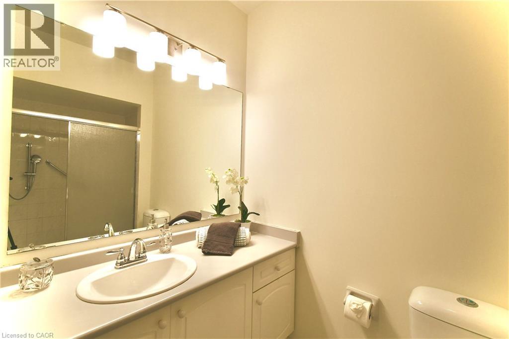 Photo 4 of 91 Twentyplace Boulevard, Hamilton ON