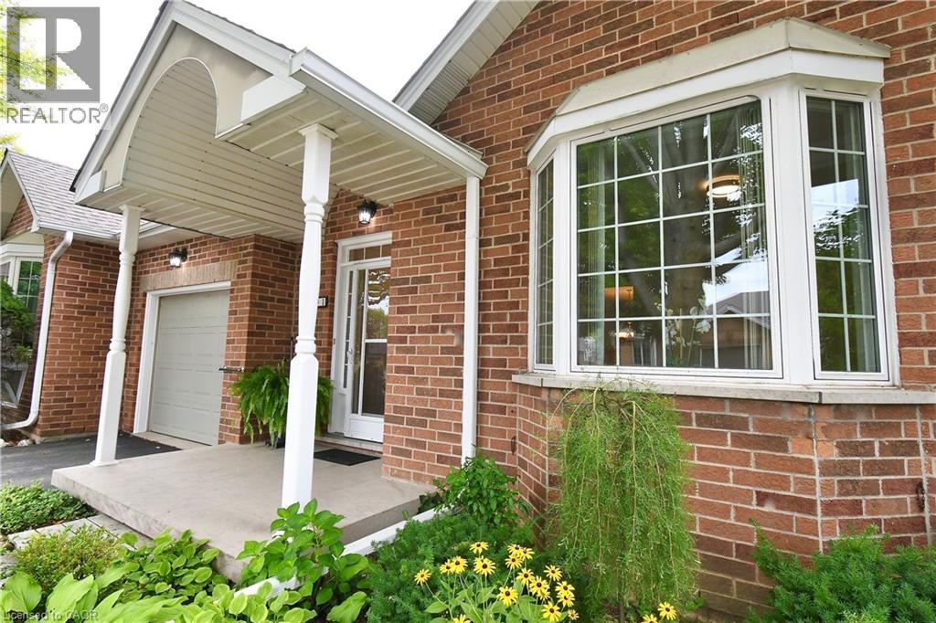 Photo 12 of 91 Twentyplace Boulevard, Hamilton ON