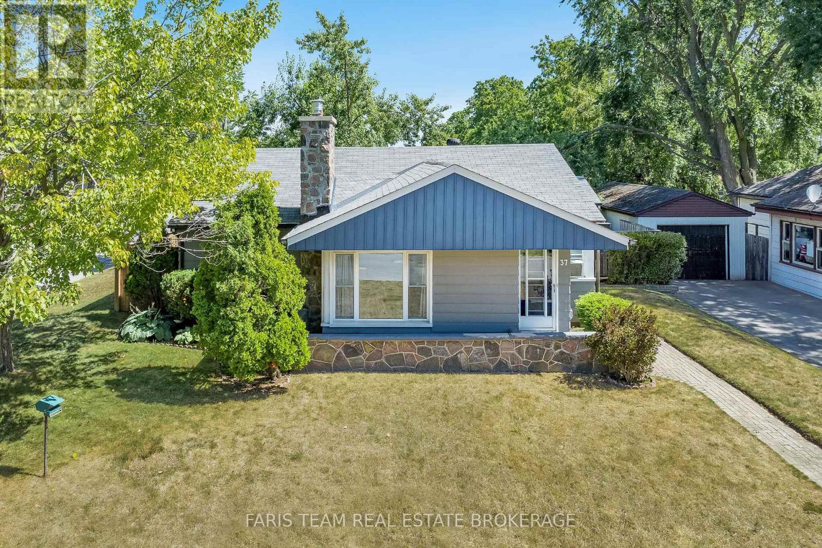 Photo 1 of 37 Lount Street, Barrie ON