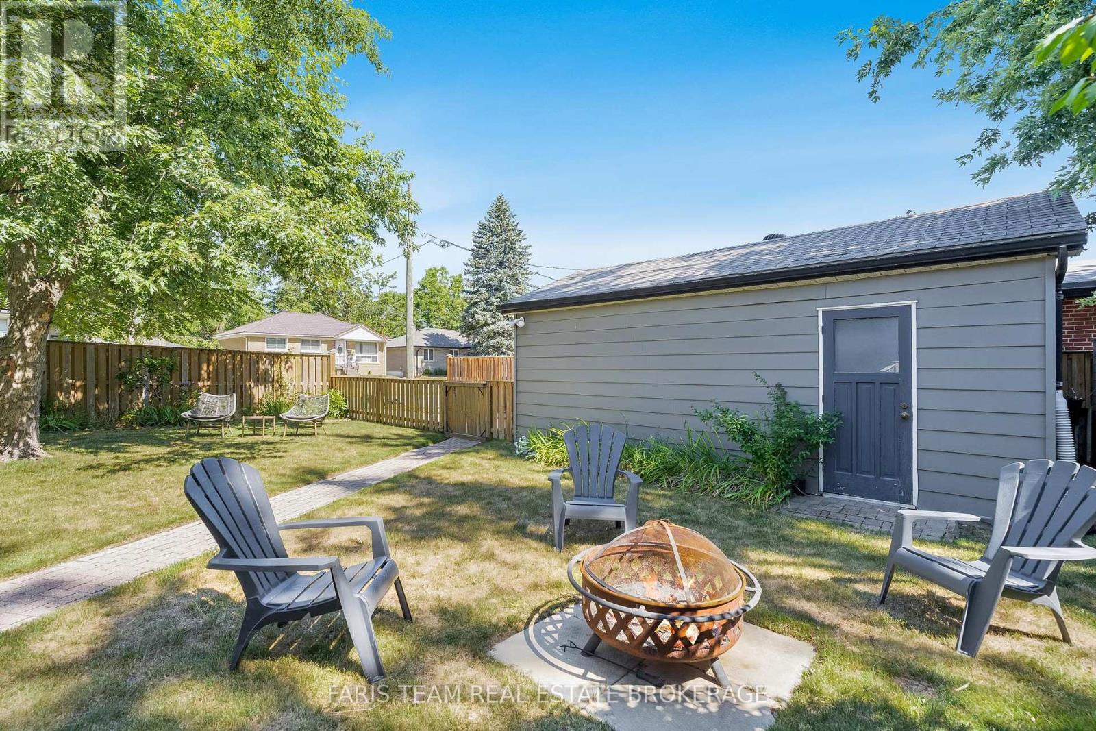 Photo 24 of 37 Lount Street, Barrie ON