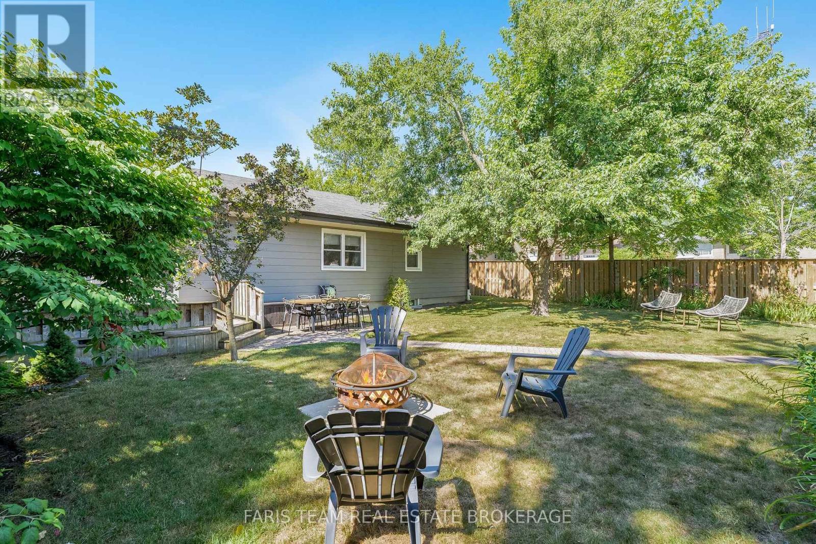 Photo 25 of 37 Lount Street, Barrie ON