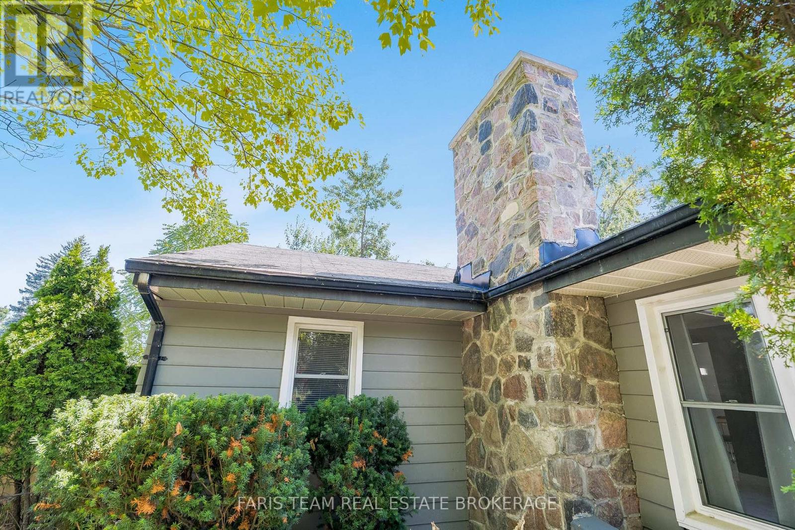 Photo 28 of 37 Lount Street, Barrie ON