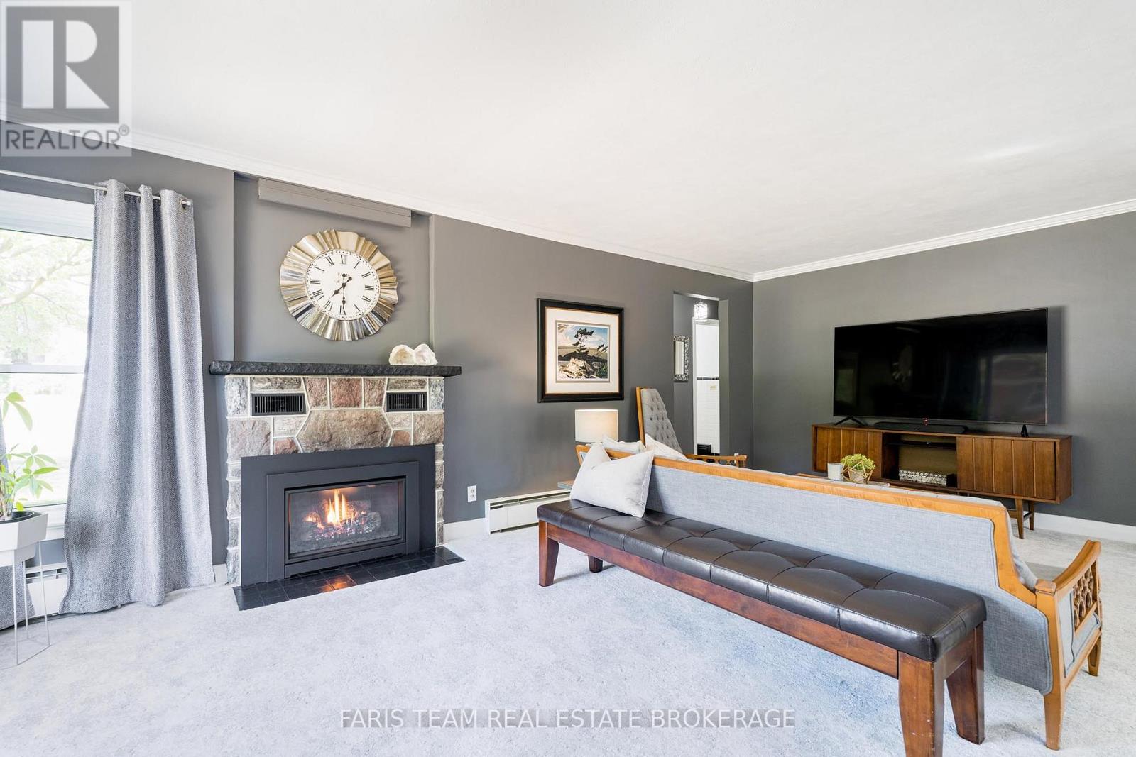 Photo 9 of 37 Lount Street, Barrie ON