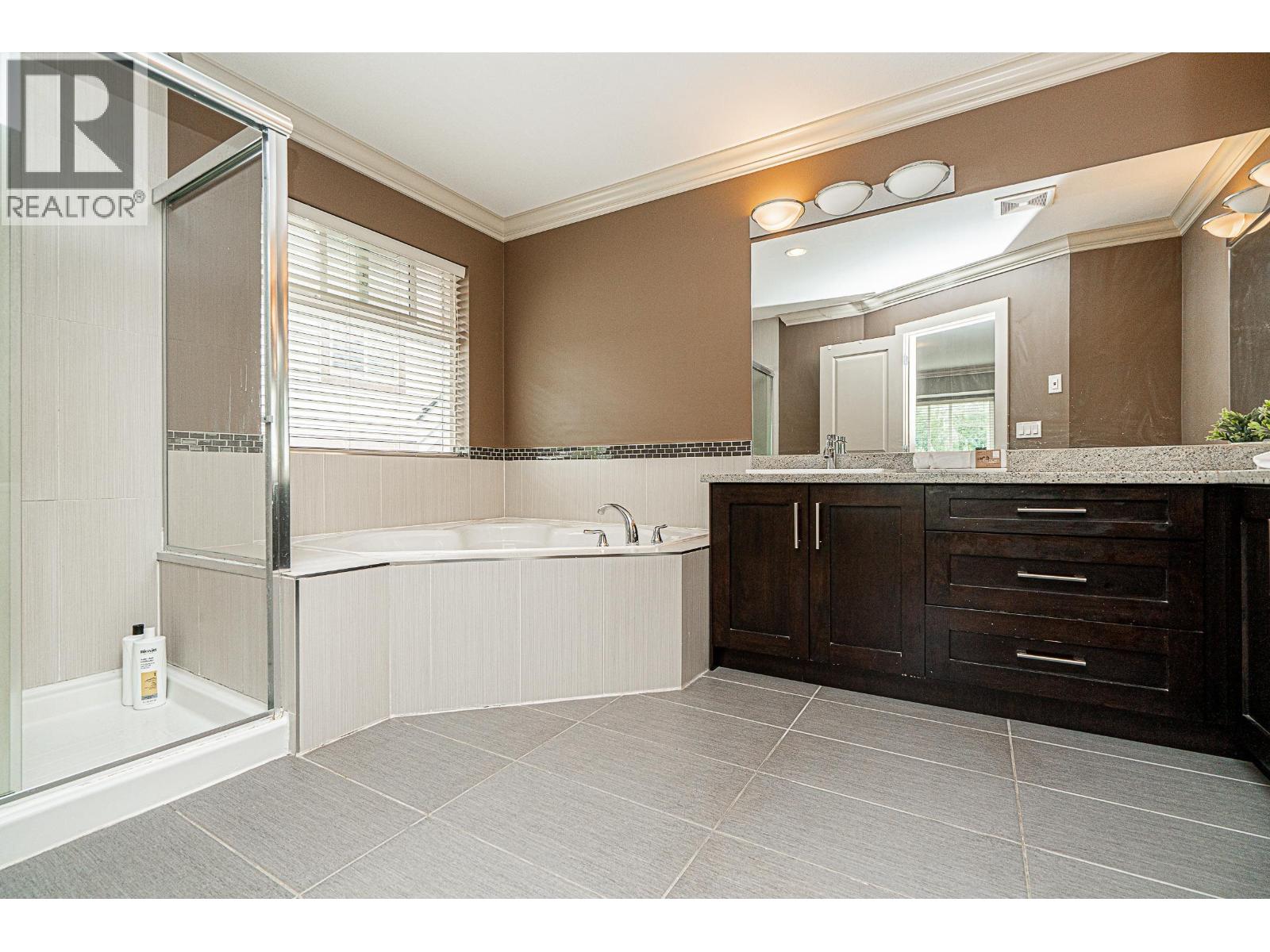 Photo 24 of 3387 Gislason Avenue, Coquitlam BC