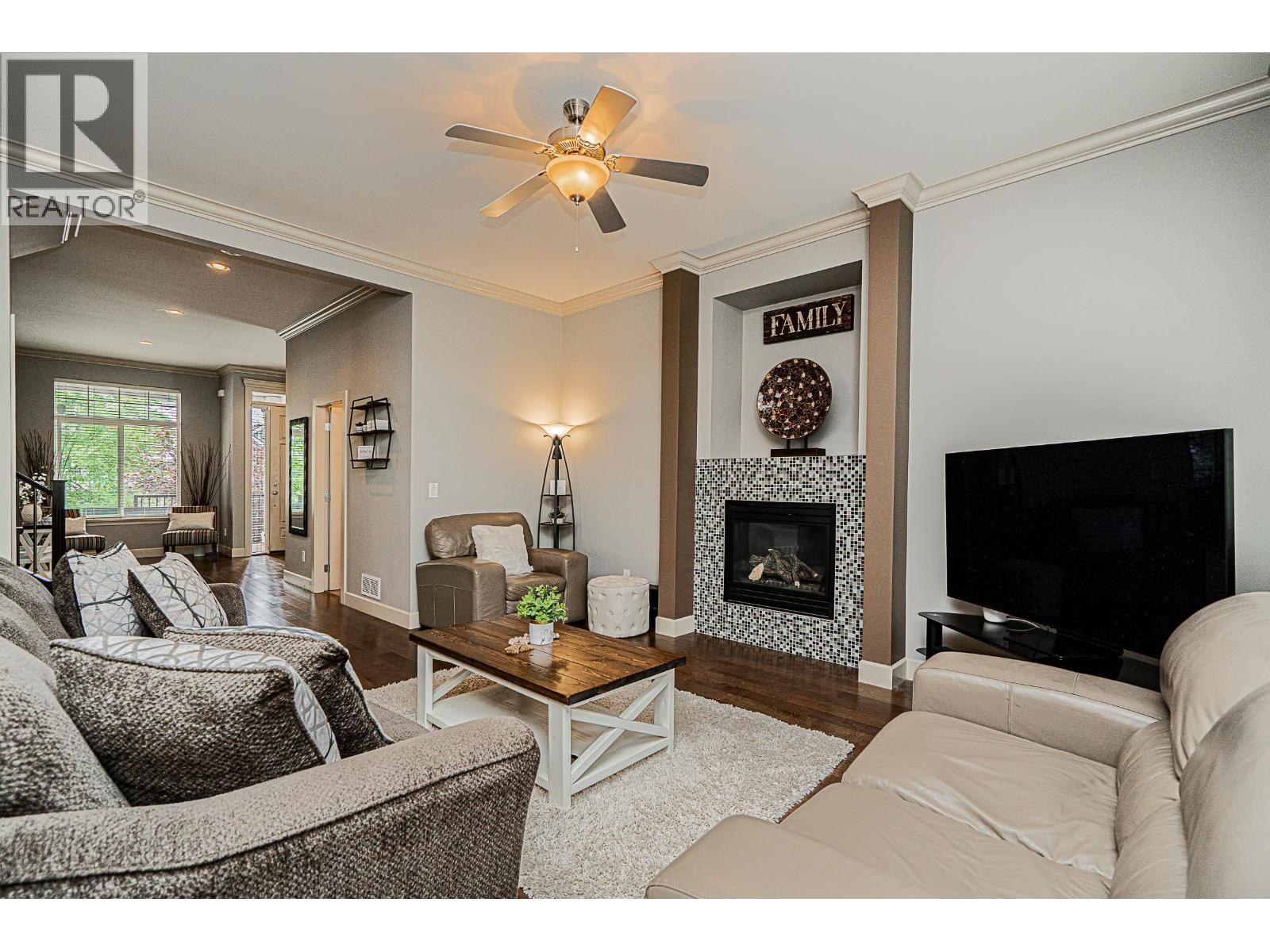 Photo 3 of 3387 Gislason Avenue, Coquitlam BC