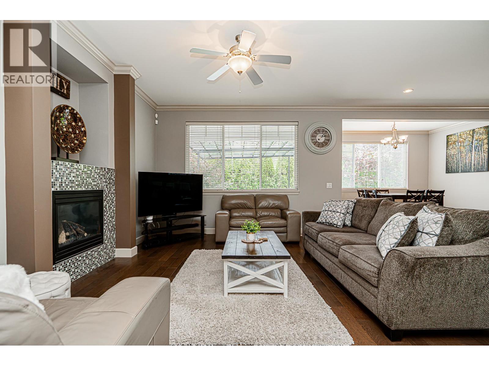 Photo 4 of 3387 Gislason Avenue, Coquitlam BC