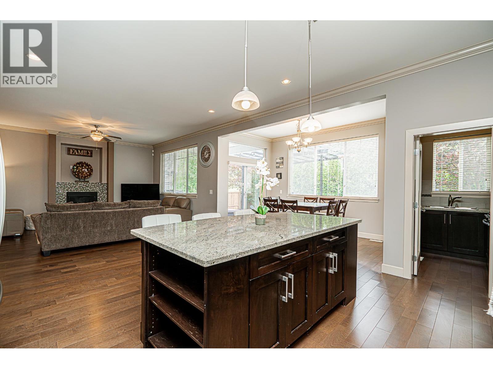 Photo 8 of 3387 Gislason Avenue, Coquitlam BC