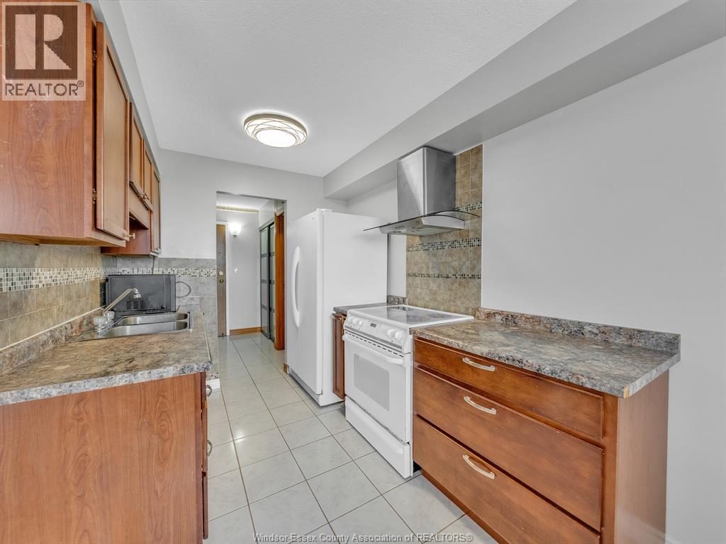 Photo 31 of 150 Park Street West Unit 913, Windsor ON